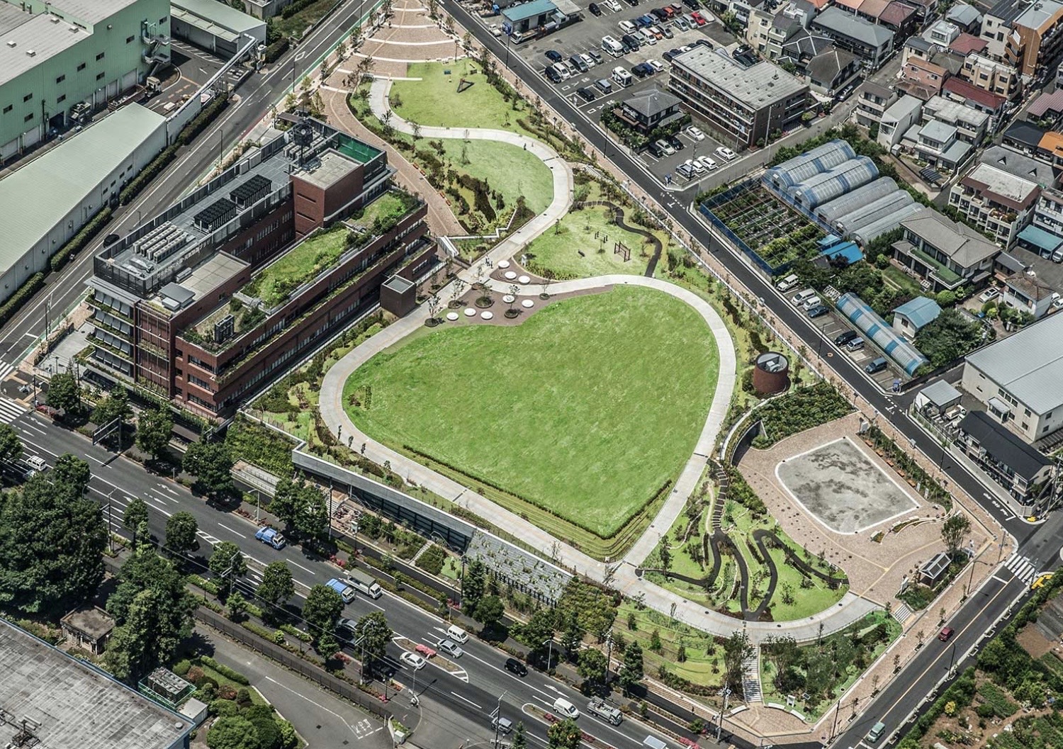 三鷹中央防災公園・元気創造プラザ