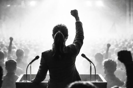 「信任」という魔法と、私たちの沈黙と